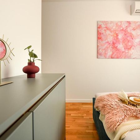 Eye Candy Romexpo 2-Bedroom With Free Parking Bucareste Exterior foto